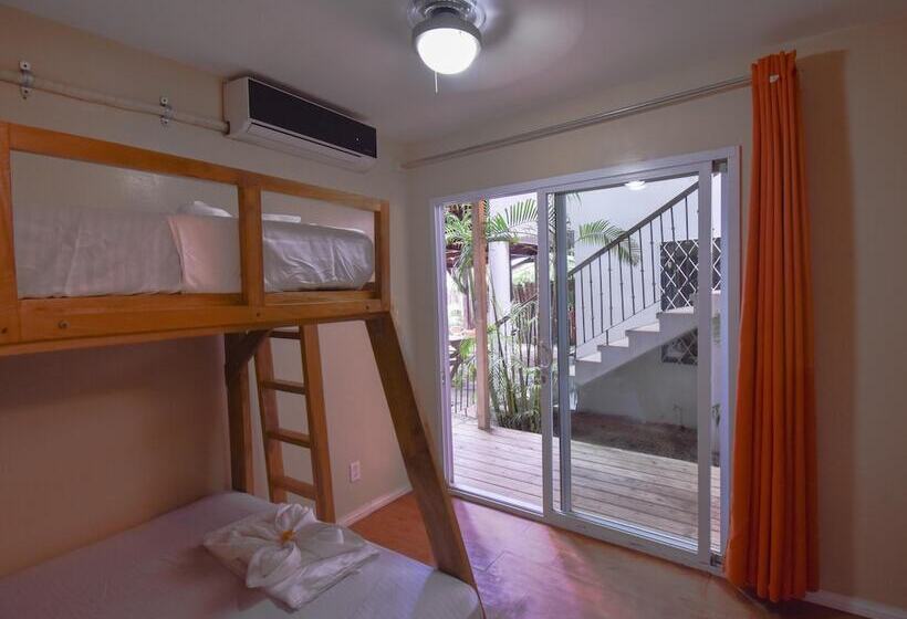 ペンション Tramonto Rojo Santa Teresa Guest House