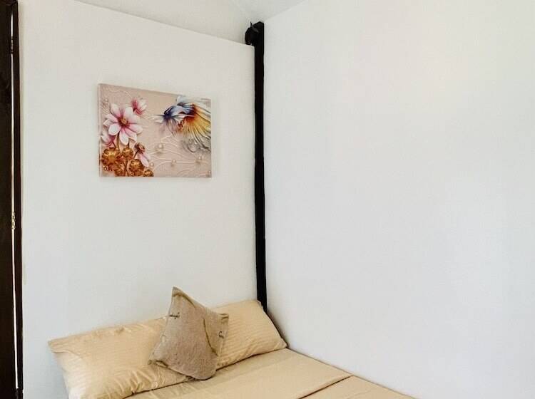 استراحتگاه Banlaw Pool & Garden