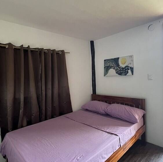 استراحتگاه Banlaw Pool & Garden