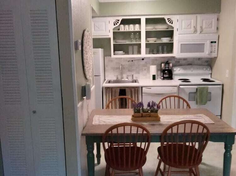 Tropical Enchanted Oaks Villa