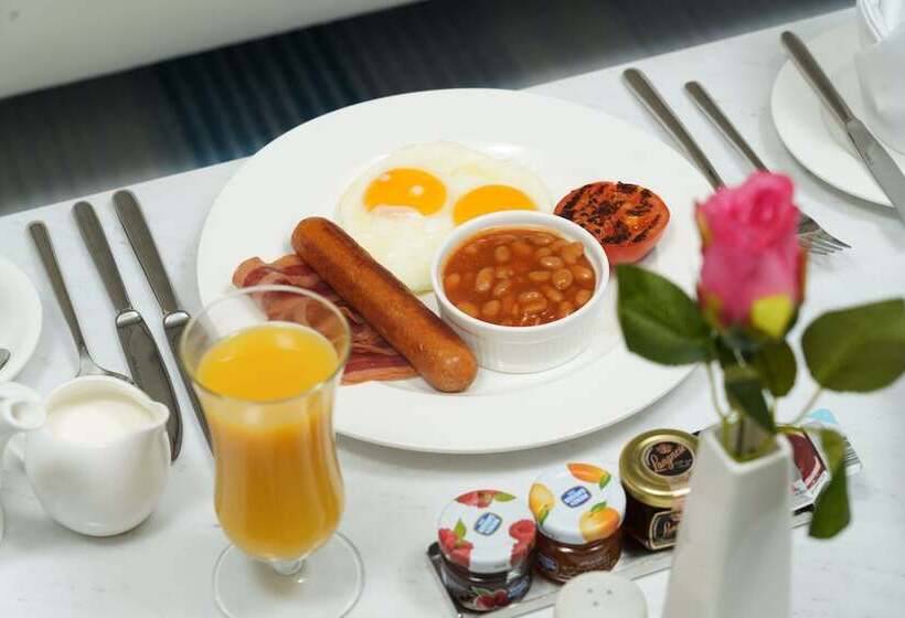 C   Hotel And Suites Doha