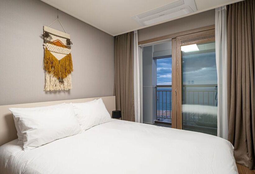 Urbanstay Sokcho Beach C