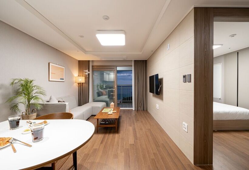 Urbanstay Sokcho Beach C