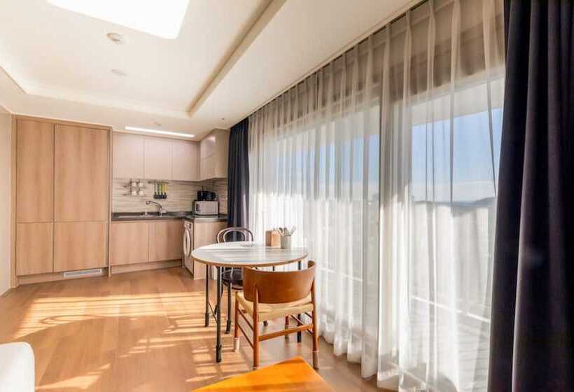 Urbanstay Sokcho Beach C