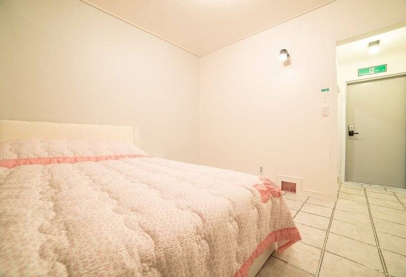 Yeosu Party Motel And Guest House