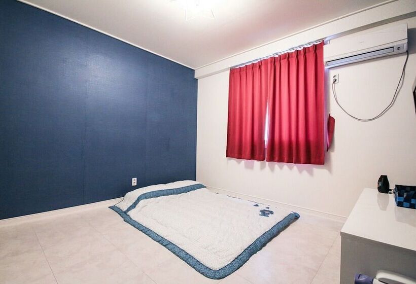 Yeosu Party Motel And Guest House