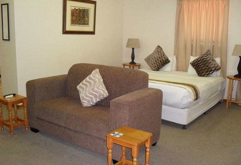 8 Royal Palm Bed & Breakfast