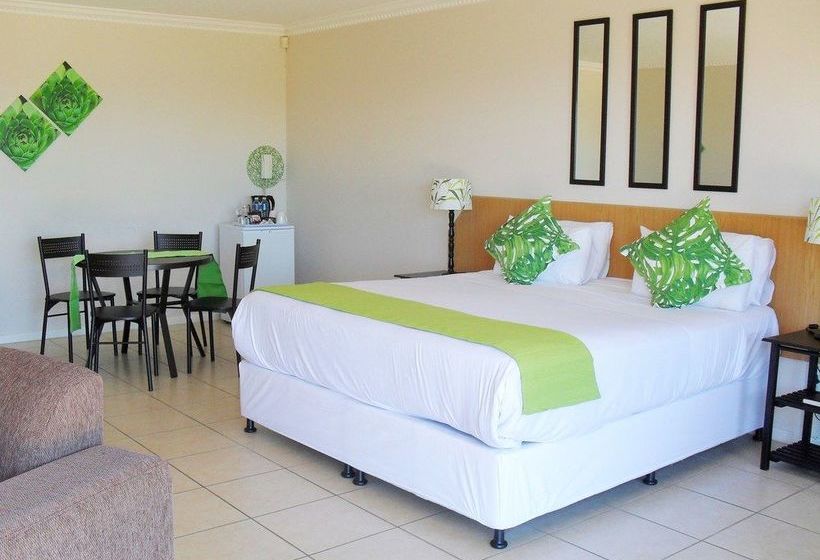 8 Royal Palm Bed & Breakfast