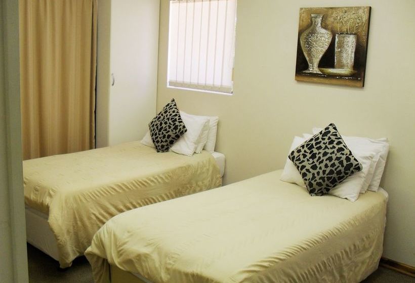 8 Royal Palm Bed & Breakfast