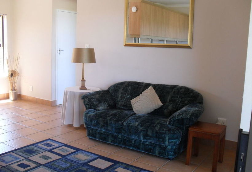 8 Royal Palm Bed & Breakfast