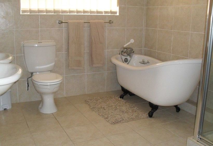 8 Royal Palm Bed & Breakfast