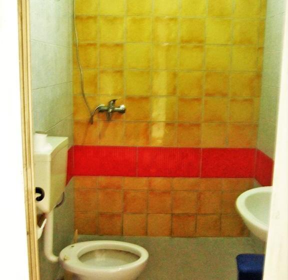 Общежитие Rozafa Ferry & Accommodation