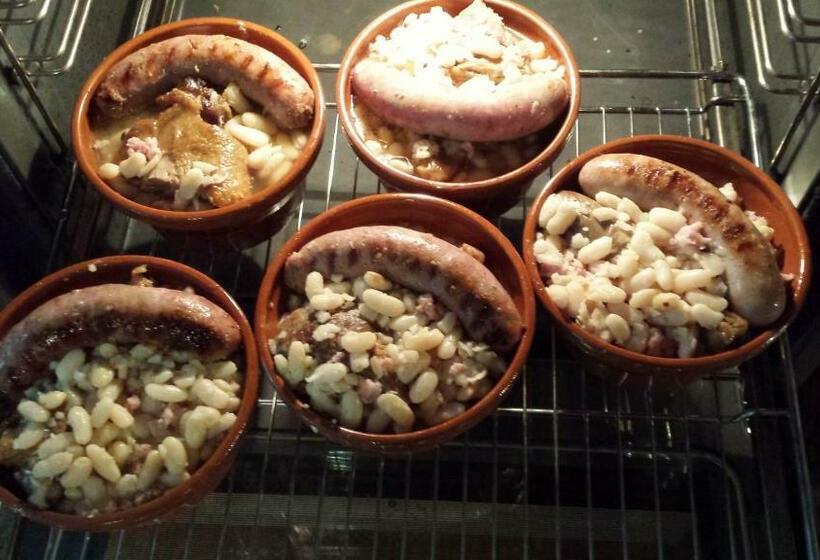 ベッドアンドブレックファースト Au Pied Du Figuier