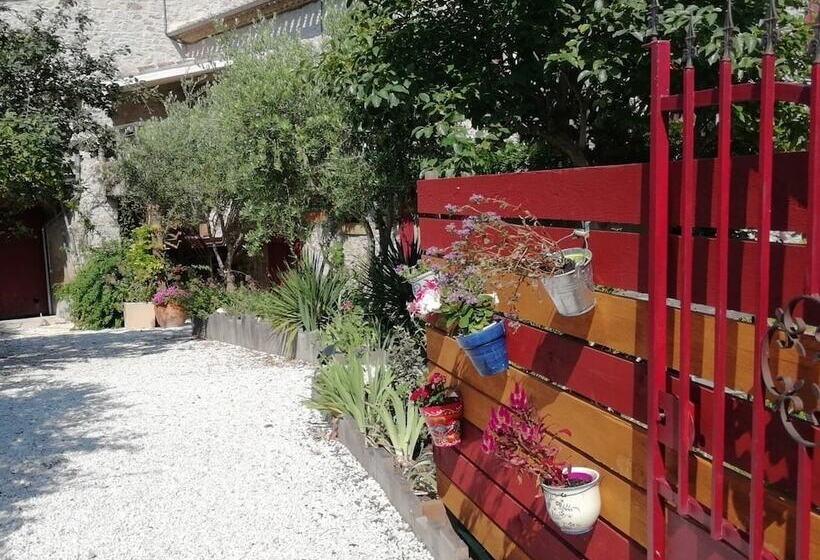 ベッドアンドブレックファースト Au Pied Du Figuier