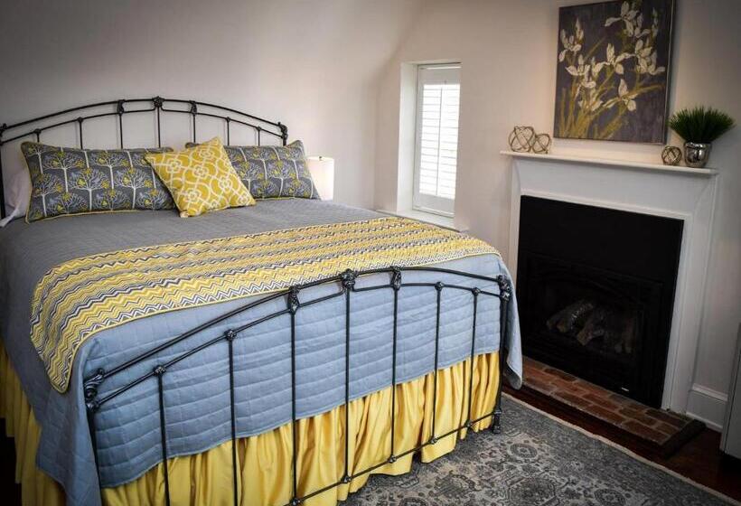 住宿加早餐  Inn At Evergreen