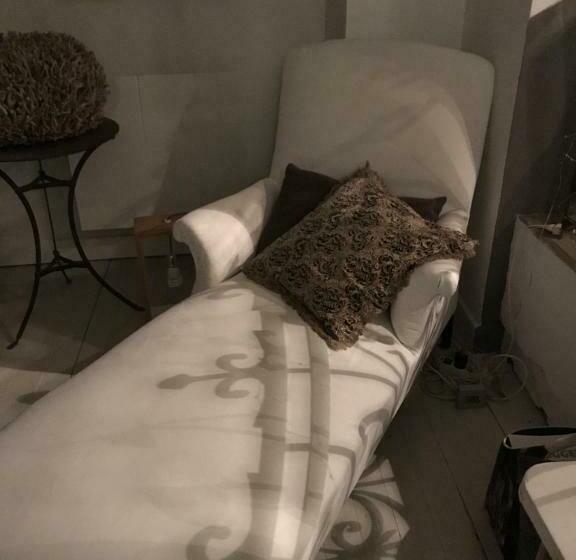 ベッドアンドブレックファースト La Maison Sur La Place