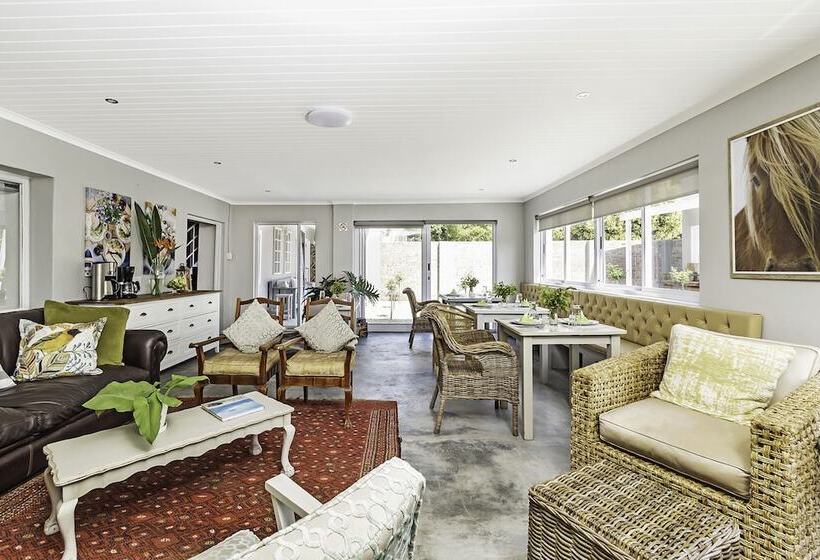 住宿加早餐  La Montagne Lodge