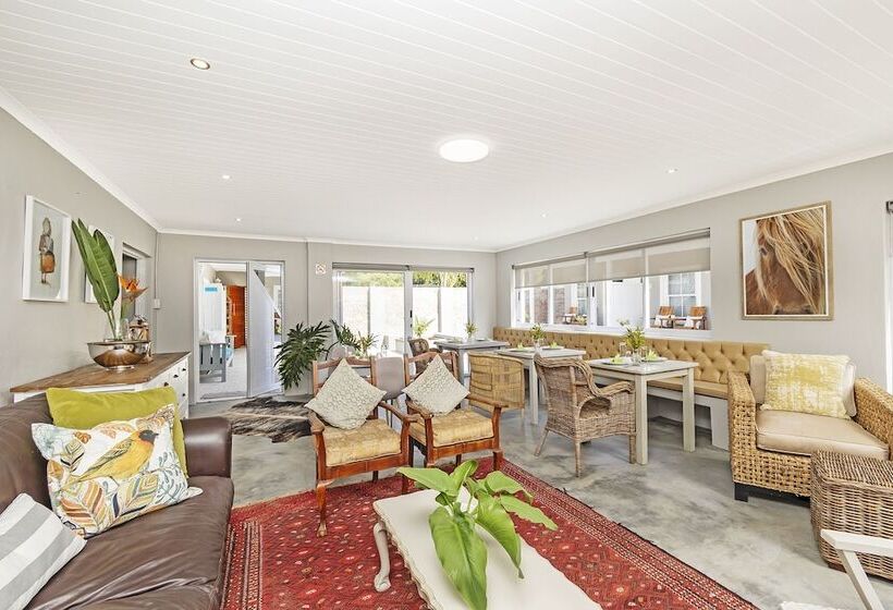 住宿加早餐  La Montagne Lodge