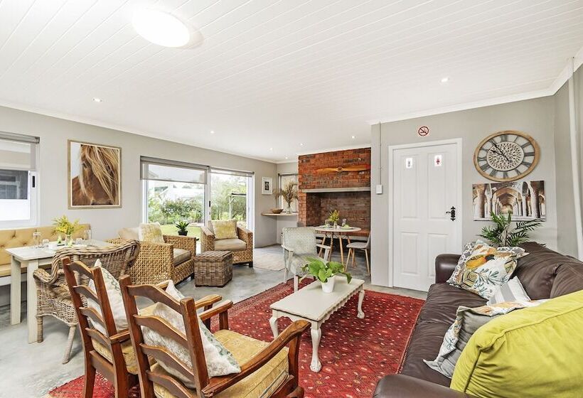 住宿加早餐  La Montagne Lodge