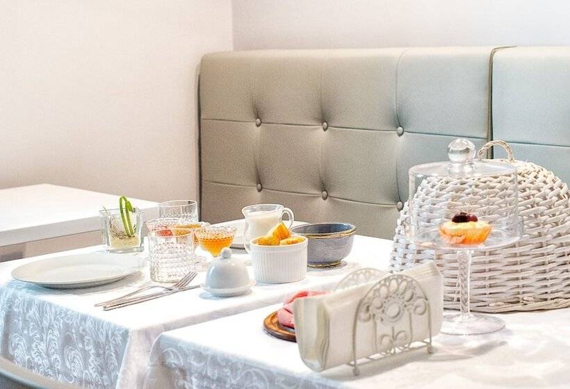 تختخواب و صبحانه La Piazzetta Rooms & Apartments