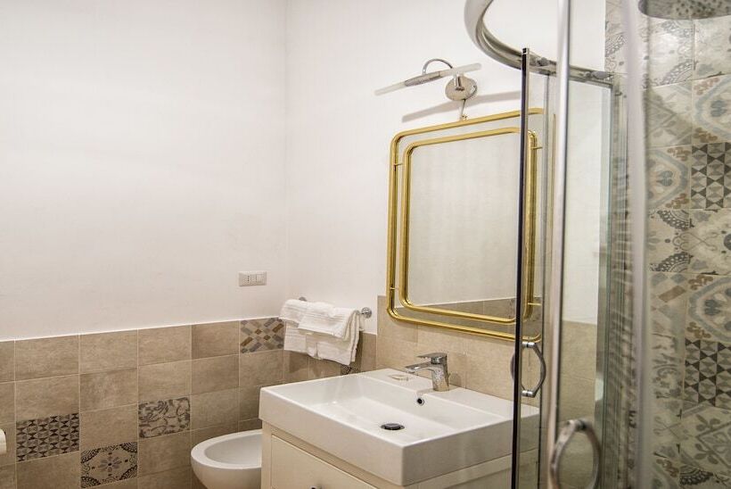 تختخواب و صبحانه La Piazzetta Rooms & Apartments