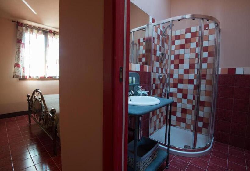 פונדק Leonardo Resort