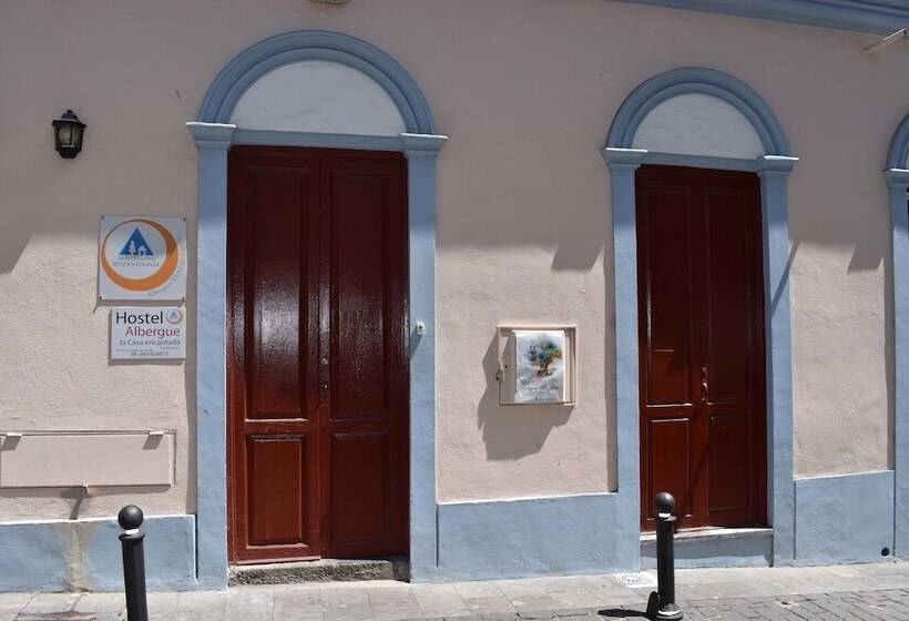 Hostel Albergue La Casa Encantada