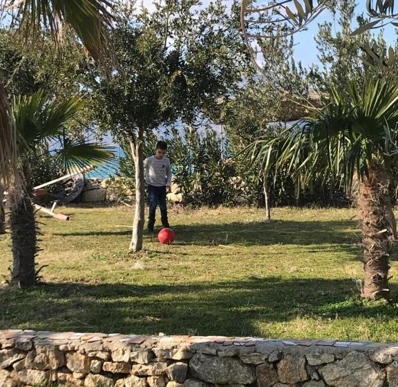 בית מלון כפרי Alba-gert