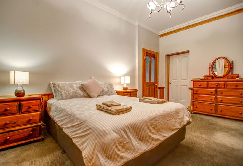 בית מלון כפרי Ashcroft Apartments