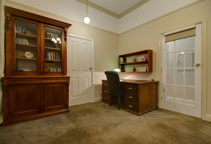 בית מלון כפרי Ashcroft Apartments