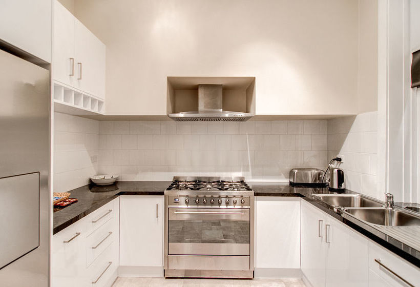 בית מלון כפרי Ashcroft Apartments