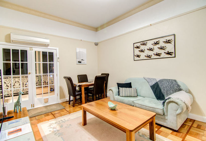 בית מלון כפרי Ashcroft Apartments