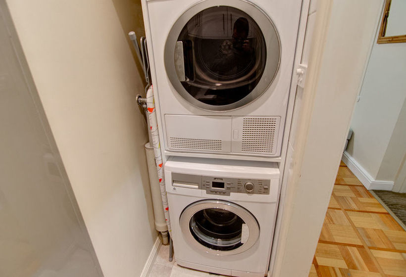 בית מלון כפרי Ashcroft Apartments