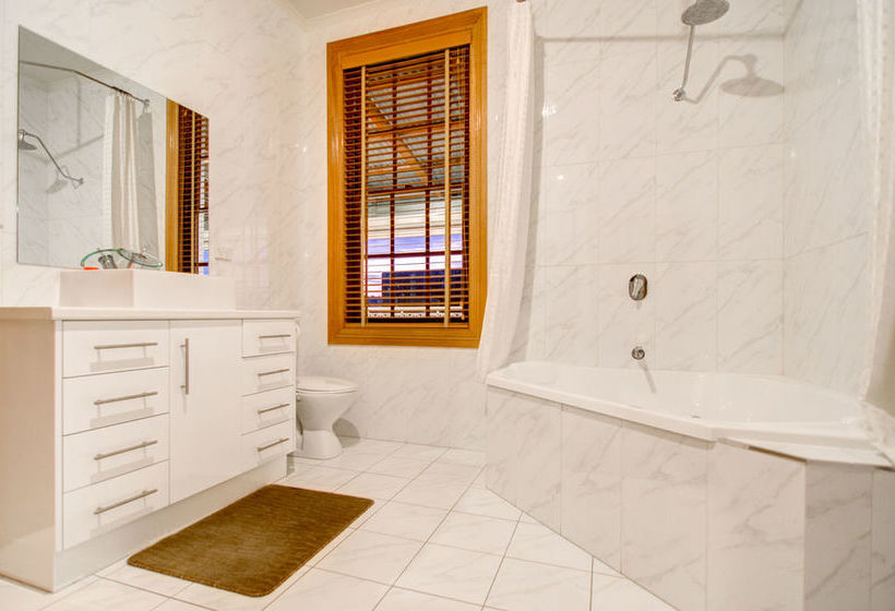 בית מלון כפרי Ashcroft Apartments