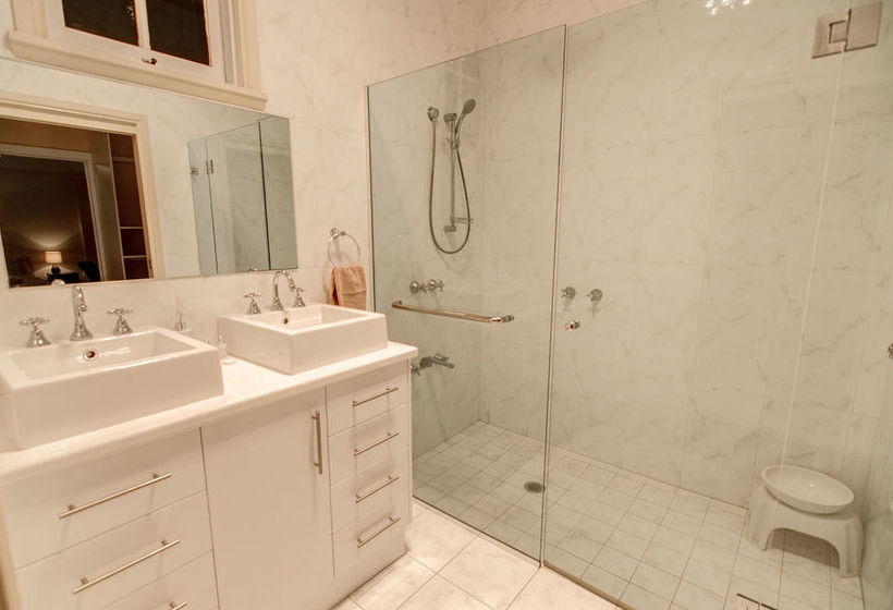 בית מלון כפרי Ashcroft Apartments