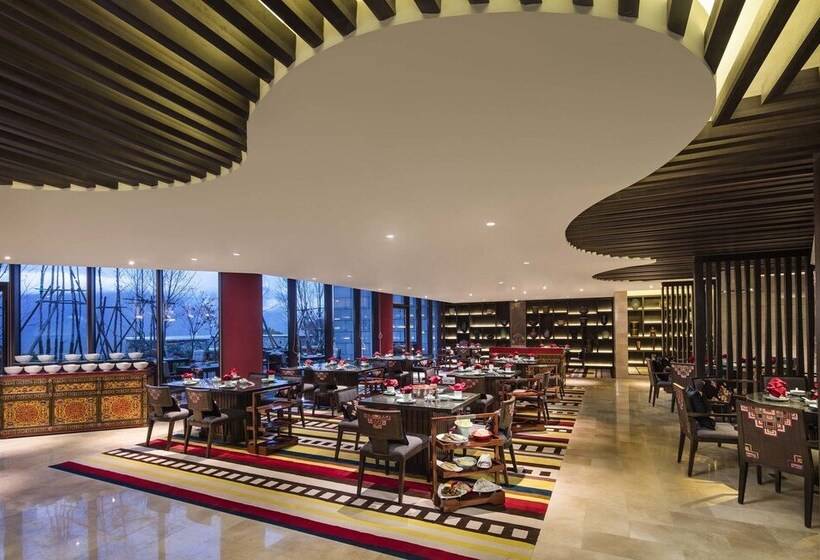 Отель Banyan Tree Jiuzhaigou