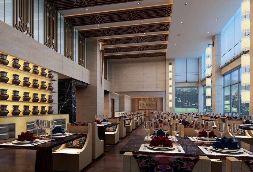 Отель Banyan Tree Jiuzhaigou