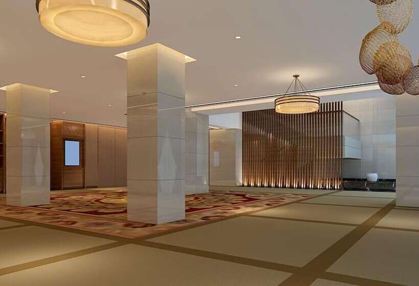 Отель Banyan Tree Jiuzhaigou