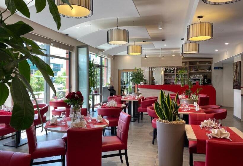 Brit Hotel Brive La Gaillarde   Restaurant La Limousine