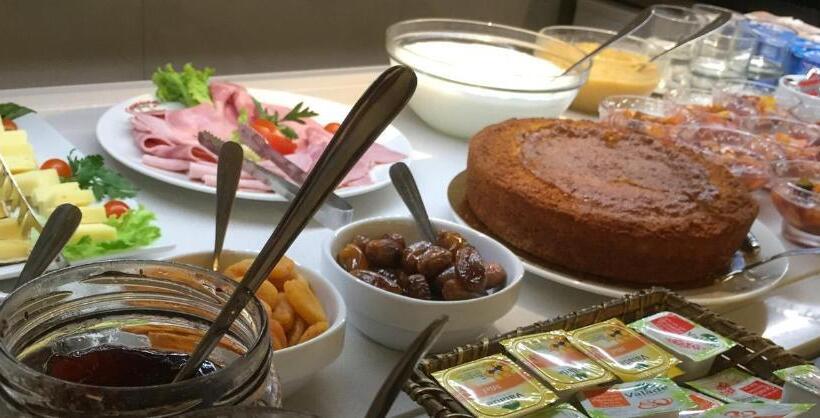 Brit Hotel Brive La Gaillarde   Restaurant La Limousine