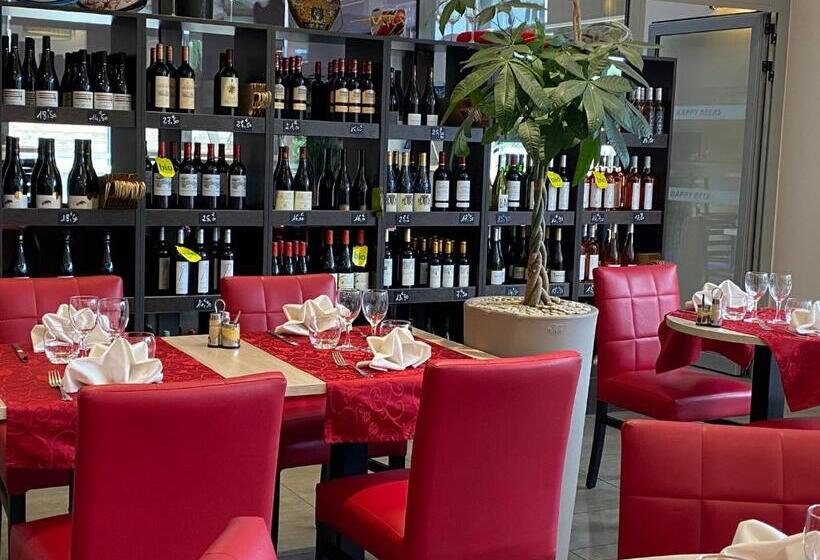 Brit Hotel Brive La Gaillarde   Restaurant La Limousine