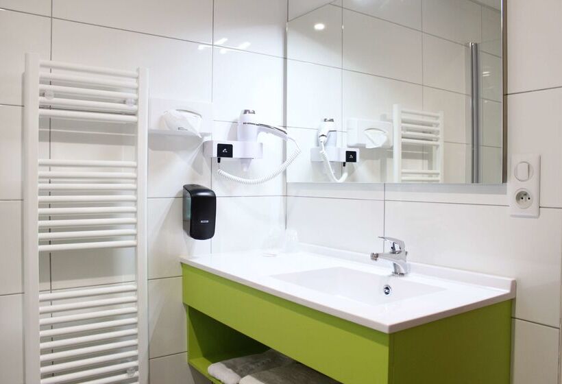 Brit Hotel Brive La Gaillarde   Restaurant La Limousine