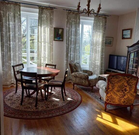 ホテル Chateau Des Chevaliers De Grand Tonne