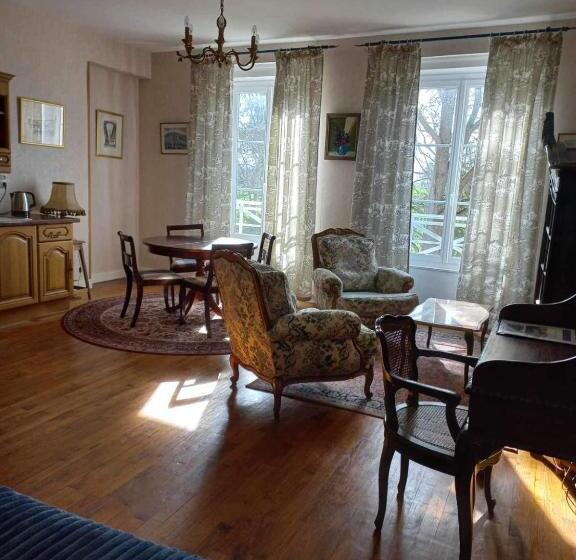 ホテル Chateau Des Chevaliers De Grand Tonne