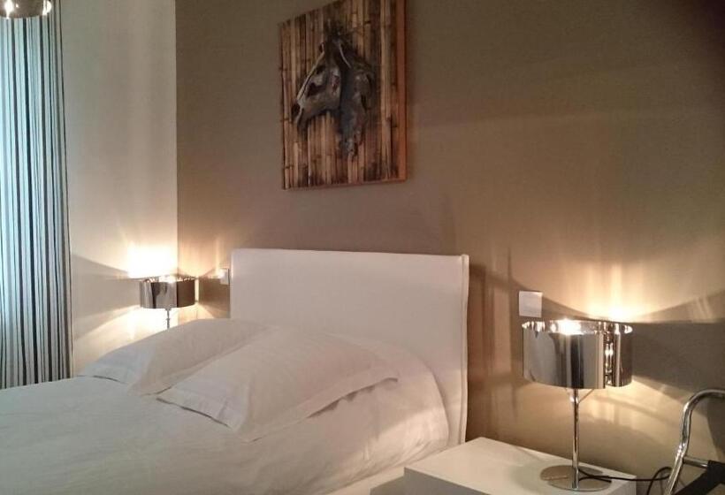 Отель Domaine De La Haie Des Granges