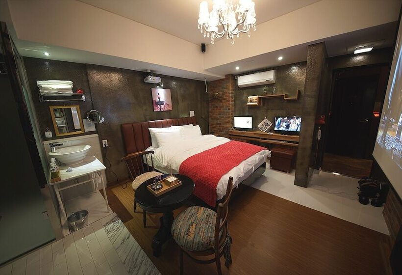 February Hotel Apsan