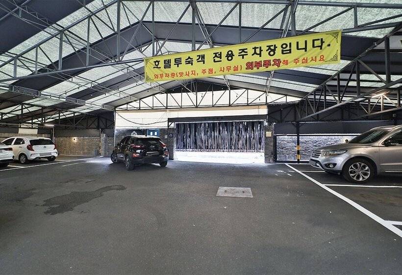 February Hotel Hwanggeum