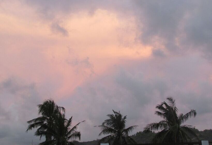 فندق Friends Beach