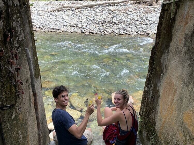 فندق Indra Valley Inn Bukit Lawang