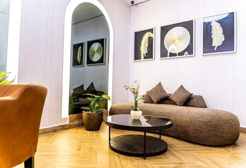 هتل Les Ambassadeurs